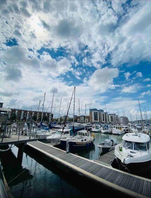 Cosy Apartment At The Marina Portishead Exterior foto